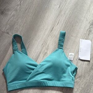 Fabletics sports bra size medium new
